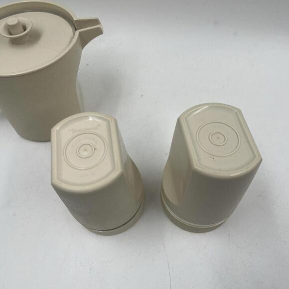 Vintage TUPPERWARE Creamer & Salt/ Pepper Shakers Set Retro Fun! - Picture 4 of 5